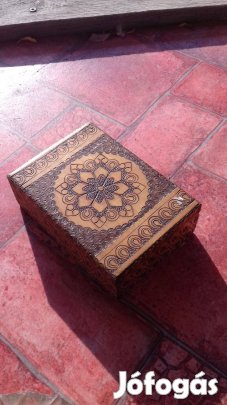 Régi faragott fa levéltartó ládika 20cm