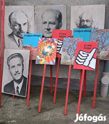 Régi felvonulás táblák