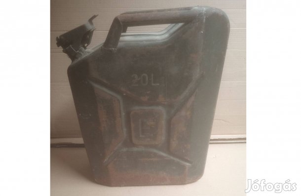 Régi fém 20 literes üzemanyagkanna, benzines kanna
