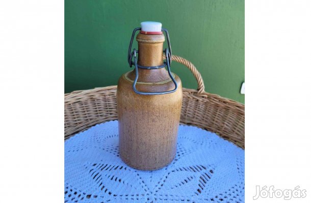 Régi fém csatos, porcelán dugós, kőporcelán pálinkás butykos