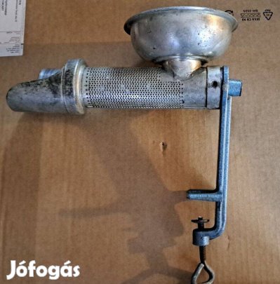 Régi fém paradicsompasszírozó / húsdaráló