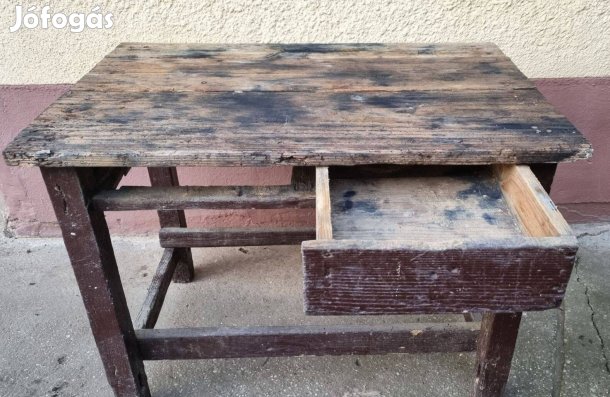Régi fiókos fa asztal