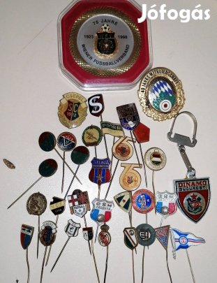 Régi focis jelvény csomag