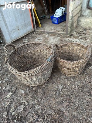 Régi fonott kosarak