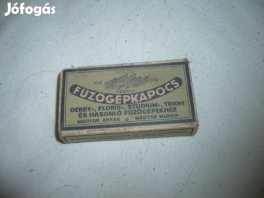 Régi fűzőgépkapocs doboz