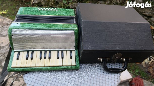 Régi gyerek tangóharmonika szép állapotban14 b weltmeister