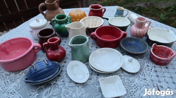Régi gyerekjáték porcelán edények -korsók