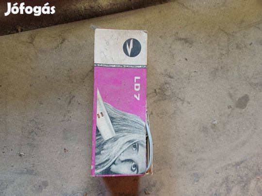 Régi hajszárító dobozában.