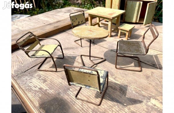 Régi házi készítésű bababútor retro és vintage baba bútor játék