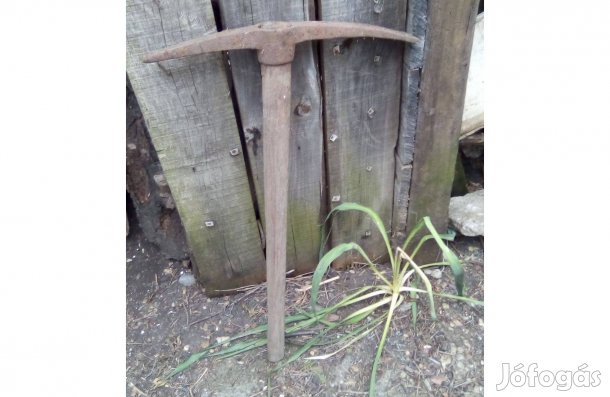 Régi hibátlan csákány 5000 ft
