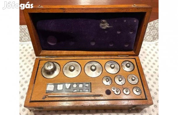 Régi hitelesített Precíziós Laboratóriumi Súlykészlet dobozában súlyok