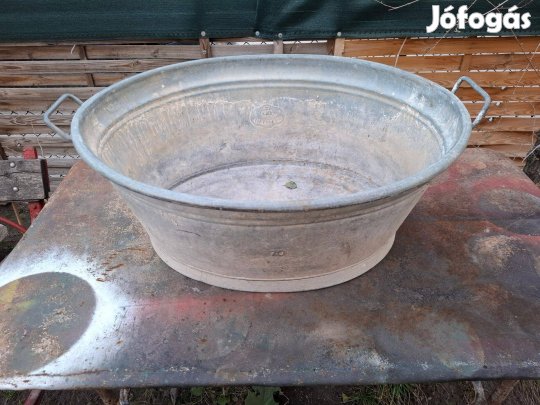 Régi horgany dézsa