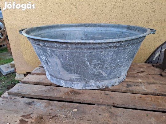 Régi horgany dézsa