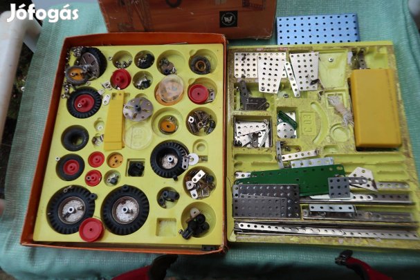 Régi játék konstrukciós fémépitő mintafűzettel