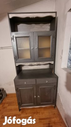 Régi jó álapotú bútor