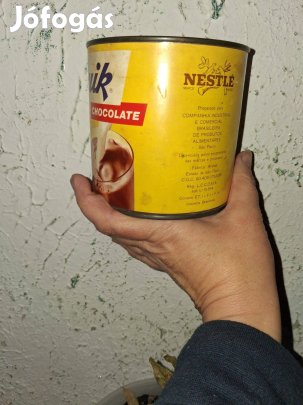 Régi kakaós fém doboz