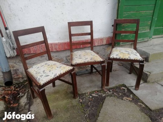 Régi kárpitos szék