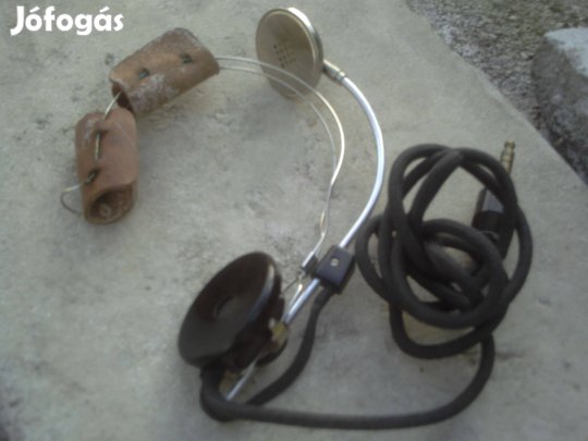 Régi katonai fejhallgató mikrofonnal egybeépített
