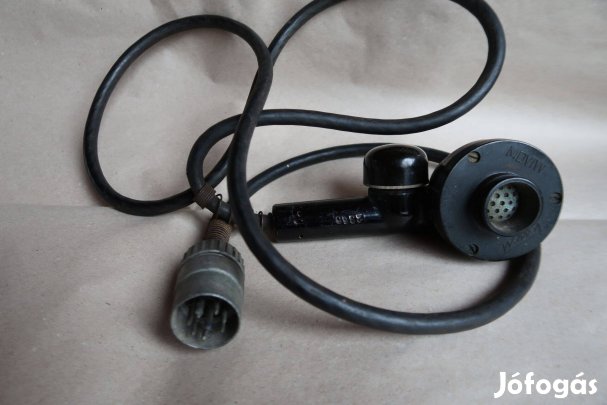 Régi katonai mikrofon-fűlhallgató váltógombbal