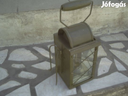 Régi katonai vagy vasutas hordozható petróleumlámpa