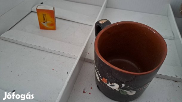 Régi kerámia tál és bögre