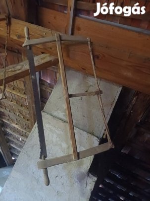 Régi keretes fűrész.
