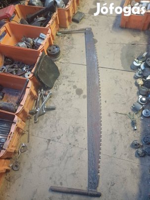 Régi kézi fűrész.