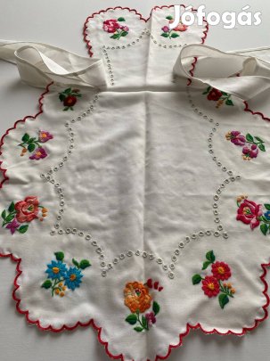 Régi kézzel hímzett virág mintás kötény eladó