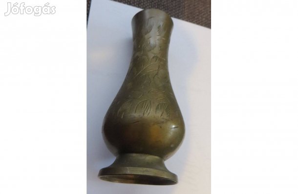 Régi kézzel vésett sárgaréz váza 10 cm