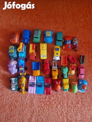 Régi kinder kisautók 29db