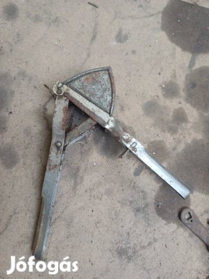 Régi kinyomó eszköz.