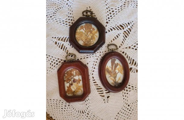 Régi kis fakeretes képtartó réz akasztóval 3 db