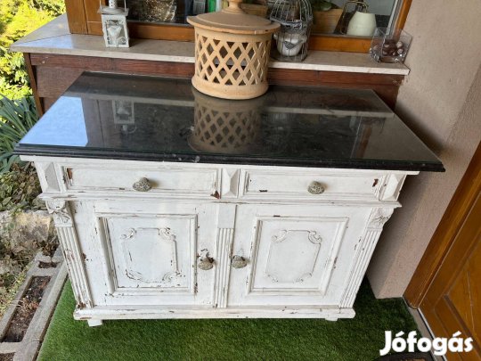 Régi komód szekrény