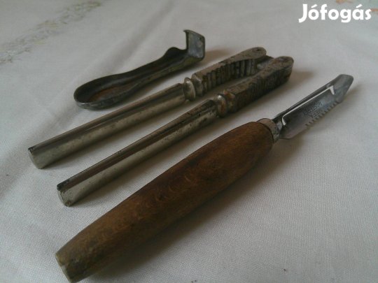 Régi konyhai eszközök ( diótörő, Pilsner sörnyitó. )