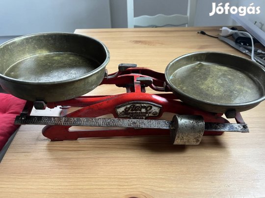 Régi konyhai mérleg