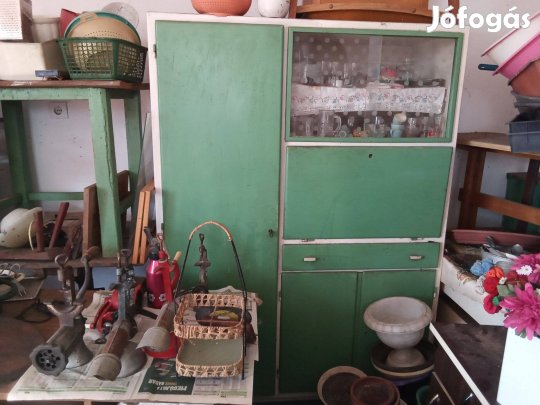 Régi konyhaszekrény a zöld fehér eladó