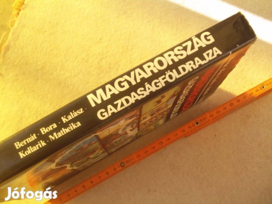 Régi könyv új állapotban (gazdaságföldrajz)