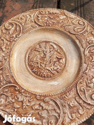 Régi kőporcelán fali tányér vadász jelenetet ábrázol