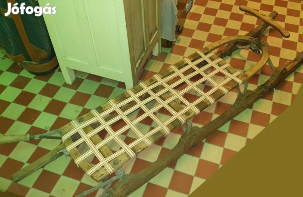 Régi kormányozható nagy szánkó