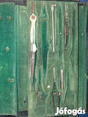 Régi körzőkészlet romos állapotban