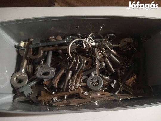 Régi kulcs és lakatkulcs gyűjtemény