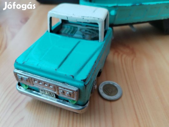 Régi lendkerekes lemezjáték kamion