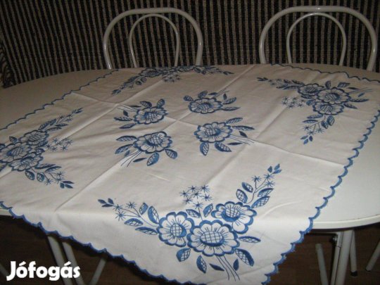 Régi lenvászon gazdagon hímzett kalocsai asztalterítő 80x80cm