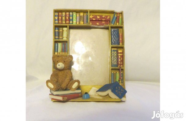 Régi macis könyvespolc témájú fényképkeretet 17 x 14 cm