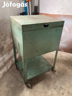 Régi magyar irat akta írásvetítő tároló gurulós lemez szekrény műhely