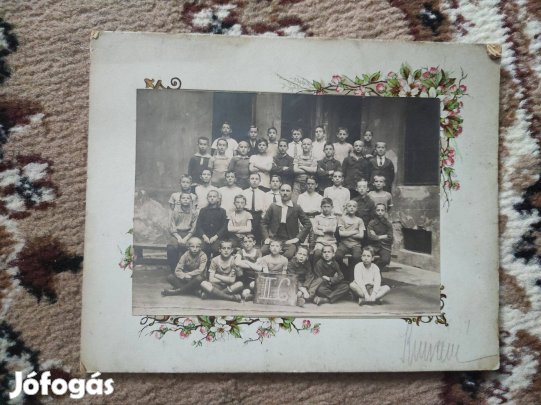 Régi magyar iskolai csoportkép 1930 körüli