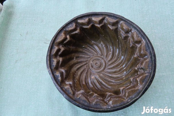 Régi mázas cserép kuglófsűtő-forma szép motivummal