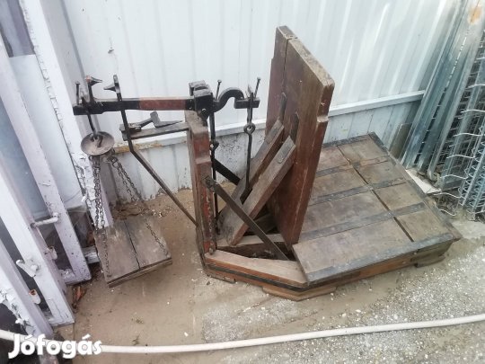 Régi mázsa eladó. ( 8000 Ft.) 