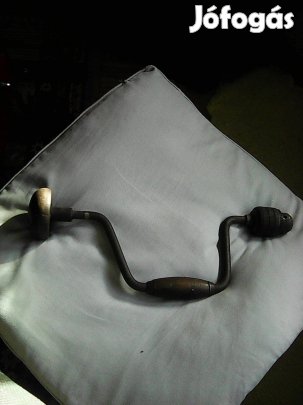 Régi mechanikus fúrógép jól működő tokmánnyal