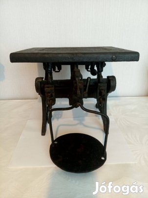 Régi mérleg öntöttvas